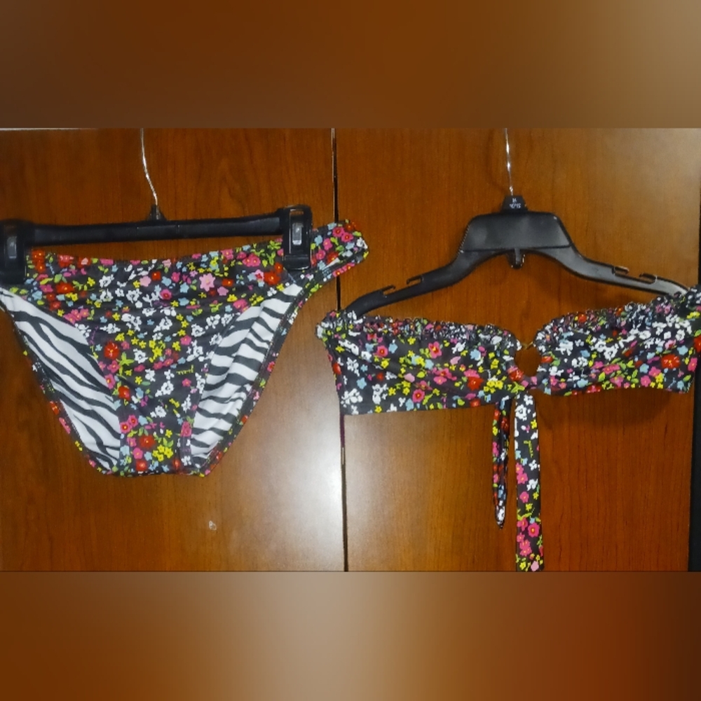Guess Floral Zebra Bikini